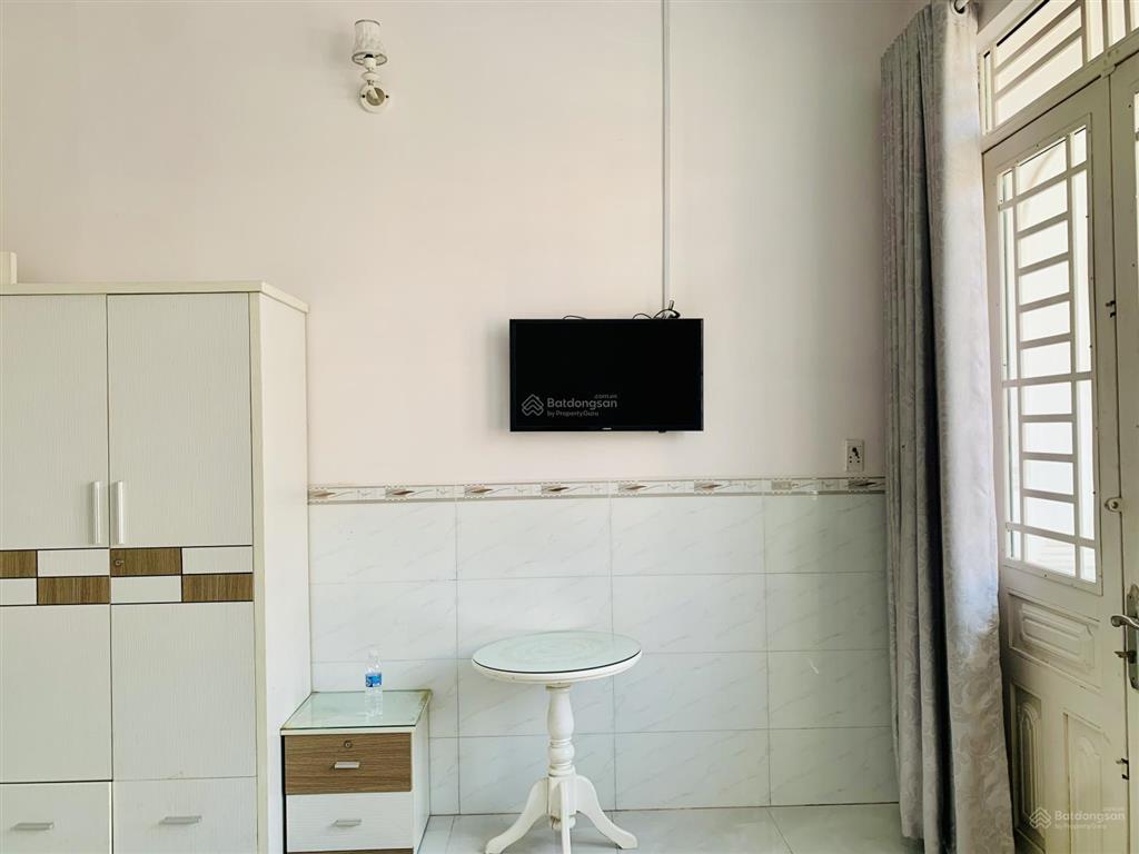 Cho thuê căn hộ studio ngay chợ bửu long ban công trước