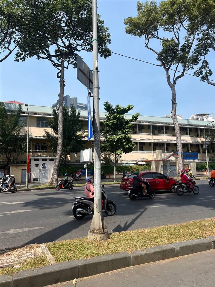 Bán nhà gần mặt tiền trần hưng đạo quận 1 41m2,4 tầng btct, klg,kqh ,4pn chdv 32tr/ tháng, chỉ 8 tỷ