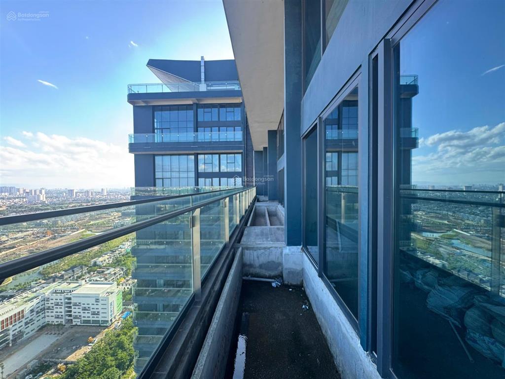 Penthouse 500m² sunshine golden river ban công 70m² có bể bơi riêng, view sông hồng