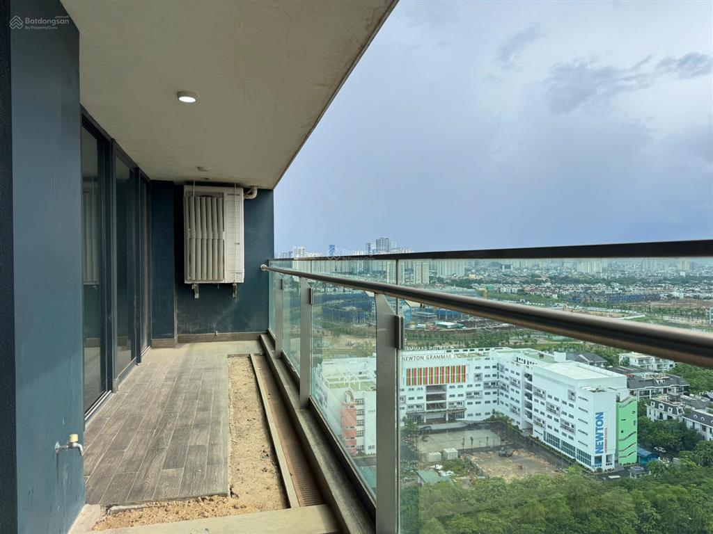 Cho thuê 4pn 211m² sunshine golden river có sân vườn 53m²  45 triệu/tháng