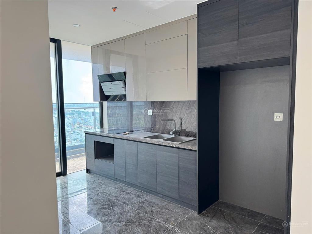 Cho thuê 4pn 211m² sunshine golden river có sân vườn 53m²  45 triệu/tháng