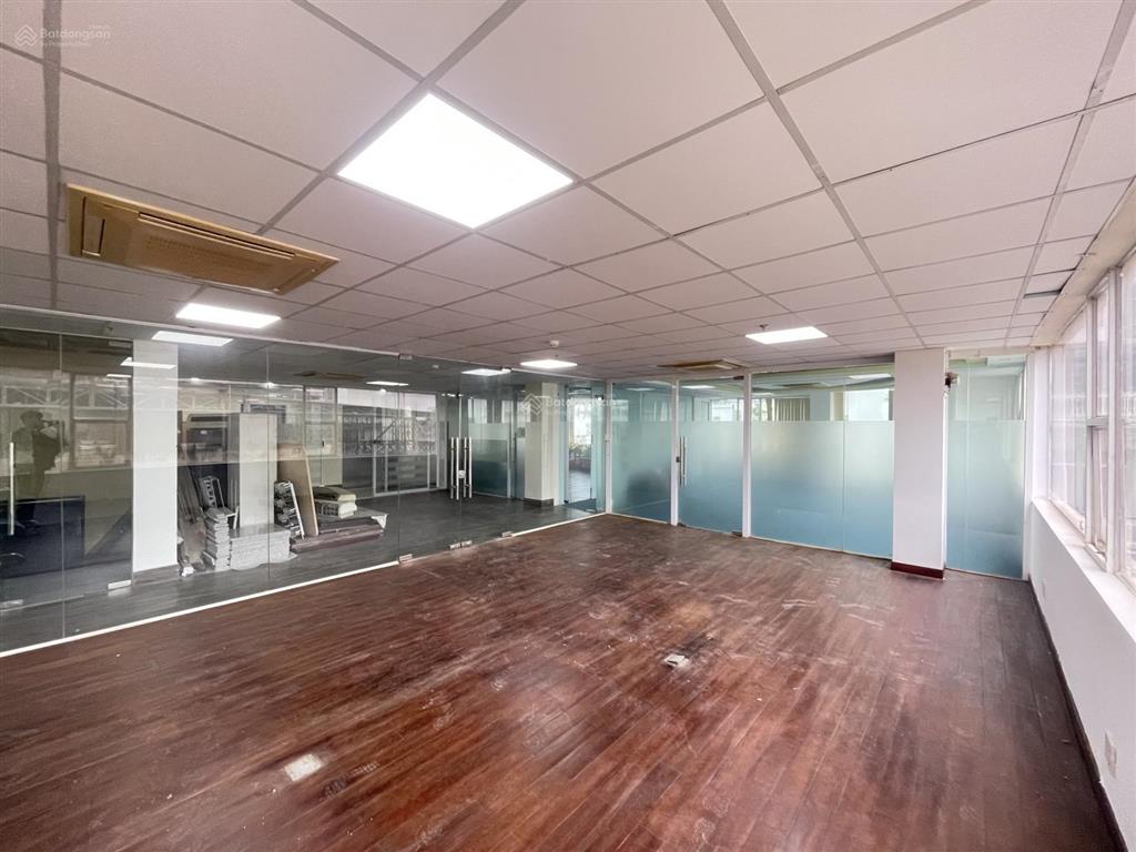 Giá tham khảo tốt trong khu vực quận 1! văn phòng 200m² giá 39 triệu/tháng
