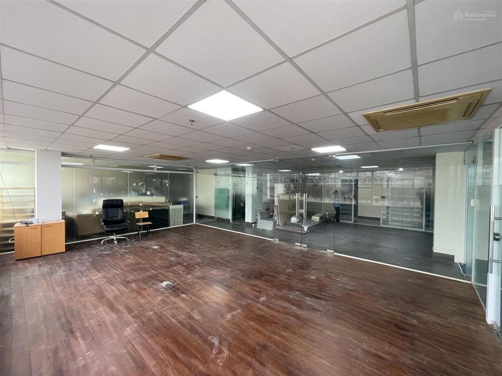 Giá tham khảo tốt trong khu vực quận 1! văn phòng 200m² giá 39 triệu/tháng