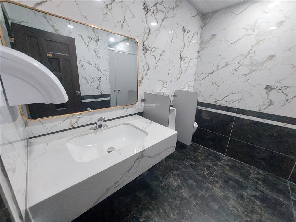 Giá tham khảo tốt trong khu vực quận 1! văn phòng 200m² giá 39 triệu/tháng