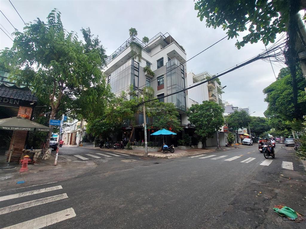 Văn phòng 40m2 giá 9 triệu có sẵn phòng giám đốc