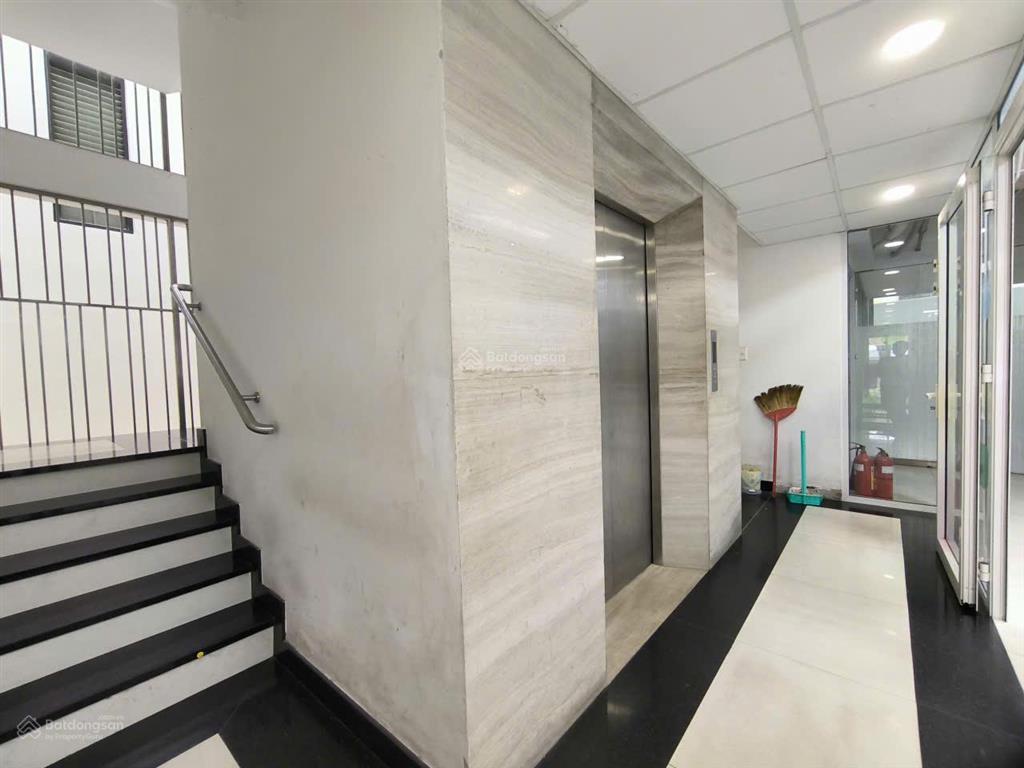 Rẻ nhất tân bình ! văn phòng 120m2, giá 18 triệu/th  206 võ thành trang