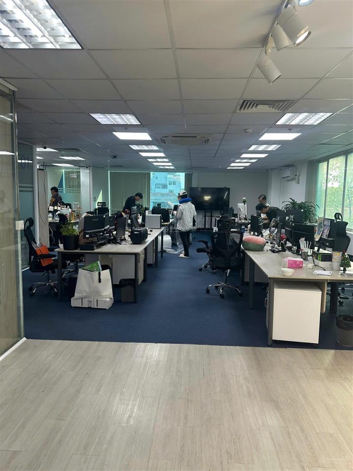 Văn phòng rẻ nhất quận 1  230m² chỉ 90 triệu (có phí quản lý)