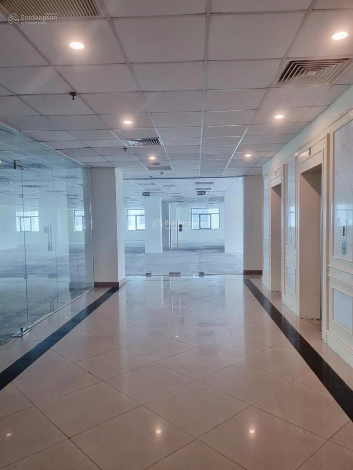 Sàn khủng giá tốt 755m² giá 220 triệu/tháng