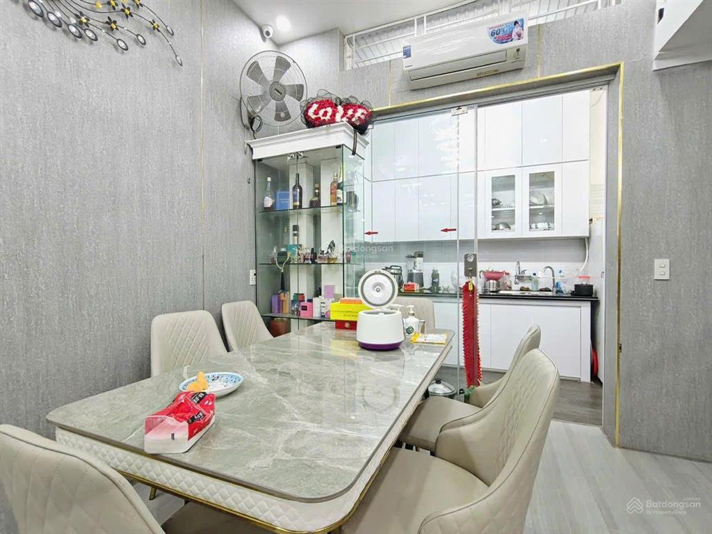 Tôi cần bán gấp căn nhà hẻm ô tô nằm ở lê quang định, p1, gò vấp  62m2  giá 3tỷ350