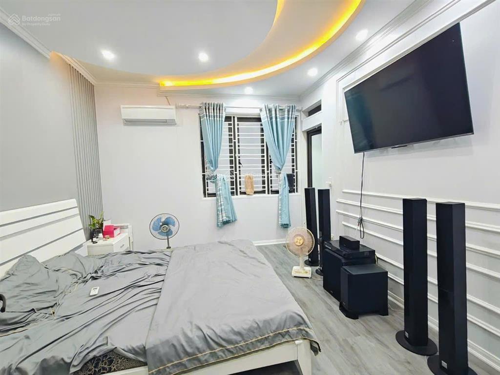 Tôi cần bán gấp căn nhà hẻm ô tô nằm ở lê quang định, p1, gò vấp  62m2  giá 3tỷ350