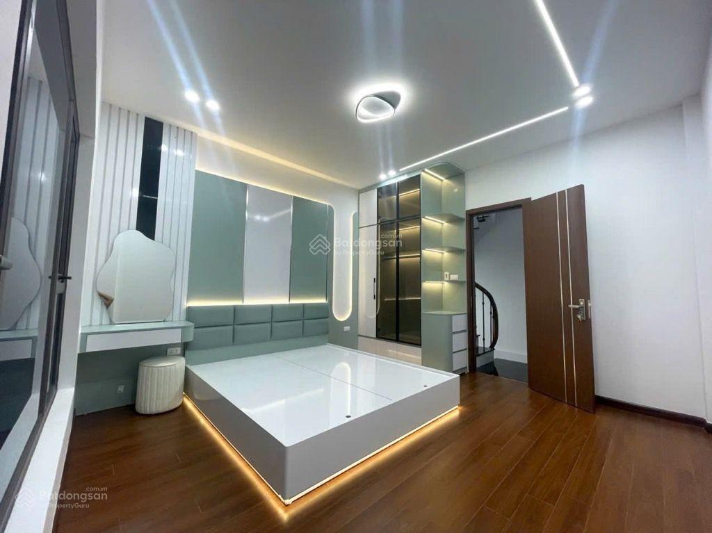 Siêu phẩm, 35m 5 tầng đống đa vị trí nhà, tầm tiền cực hiếm, 100m ra ngã tư sở