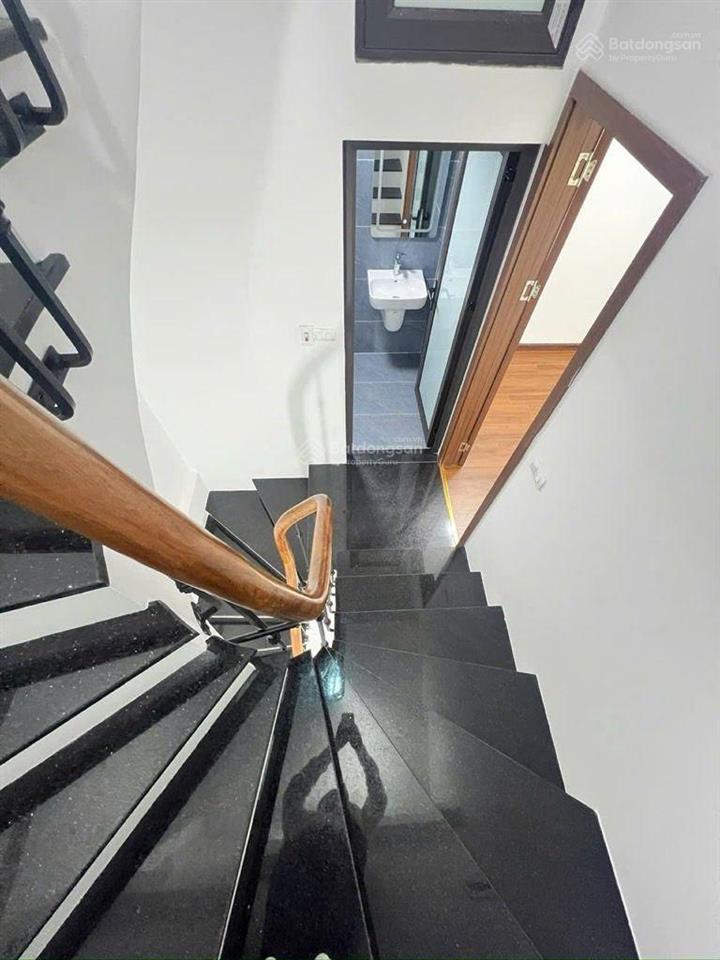 Siêu phẩm, 35m 5 tầng đống đa vị trí nhà, tầm tiền cực hiếm, 100m ra ngã tư sở