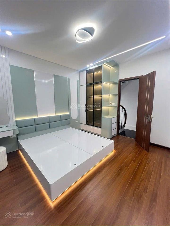 Siêu phẩm, 35m 5 tầng đống đa vị trí nhà, tầm tiền cực hiếm, 100m ra ngã tư sở