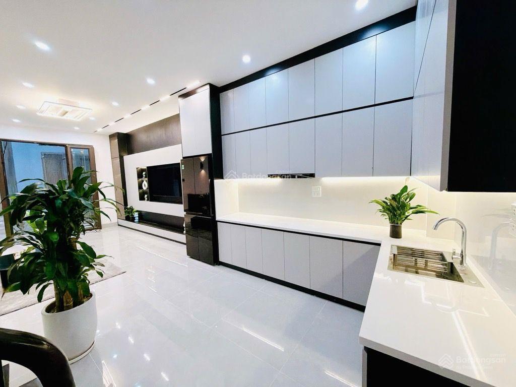 Chính chủ bán nhà thái thịnh dt 38m ngõ thông rộng 2m mới tinh ở luôn + 9 tỷ