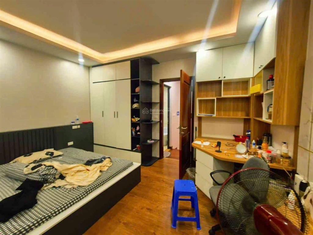 Trung tâm huỳnh thúc kháng, pháo đài láng