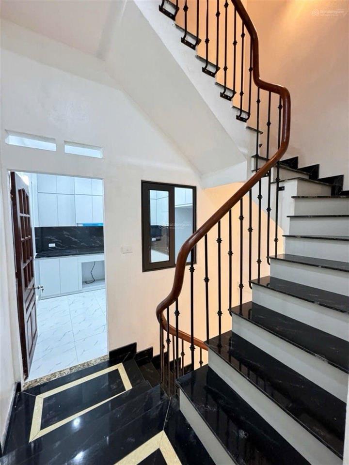 Chính chủ cần bán nhà ô chợ dừa dt 35m. ngõ thông gần phố