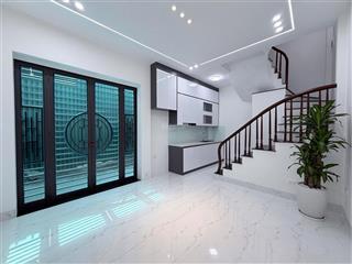 Cần bán gấp nhà khương đình dt 33m 4 tầng. vị trí gần đường vành đai 2.5