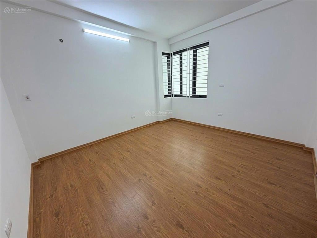 Cần bán gấp nhà khương đình dt 33m 4 tầng. vị trí gần đường vành đai 2.5
