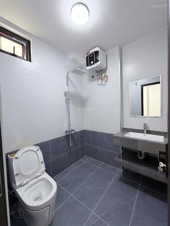 Cần bán gấp nhà khương đình dt 33m 4 tầng. vị trí gần đường vành đai 2.5
