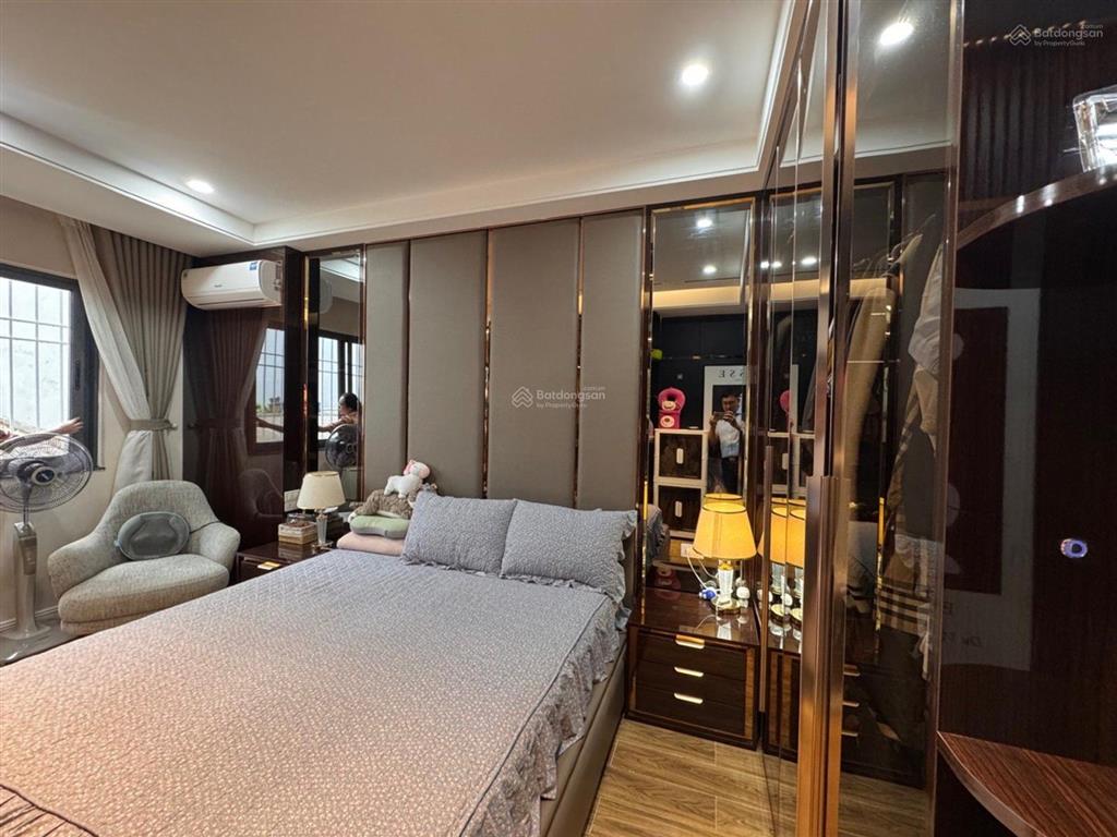 Chỉ 10,x tỷ sở hữu ngay nhà siêu đẹp trung tâm phố hoàng ngân. nội thất tiền tỷ đẹp long lanh