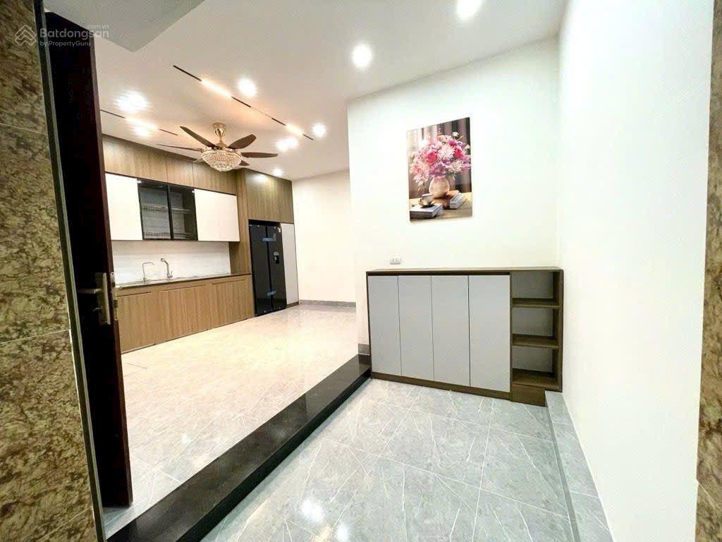 Nhà đẹp như khách sạn giá chỉ nhỉnh 6 tỷ khu vực kiến hưng hà