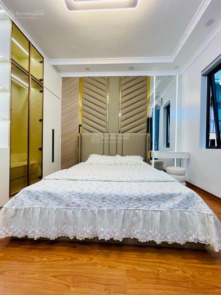 Cát linh 10 tỷ có nhà mới 33m 6 tầng thang máy ngõ thông  gần ôtô,