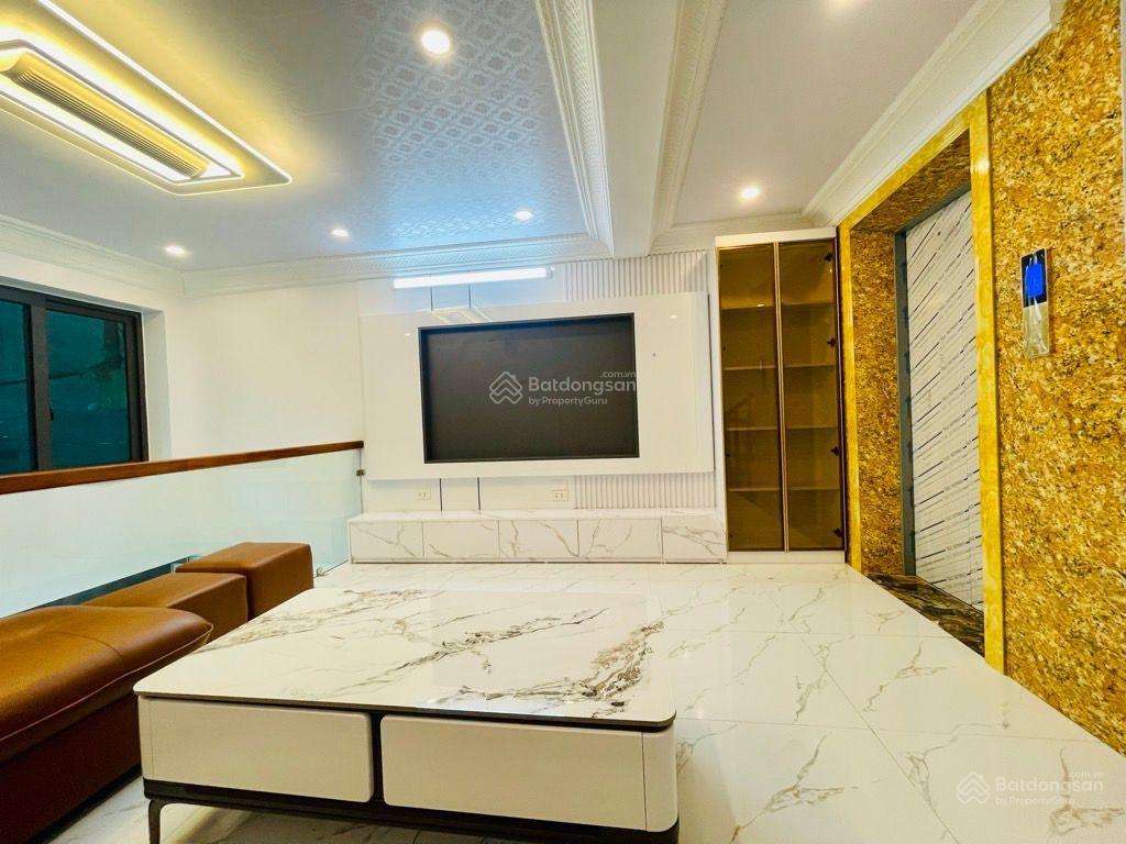 Cát linh 10 tỷ có nhà mới 33m 6 tầng thang máy ngõ thông  gần ôtô,
