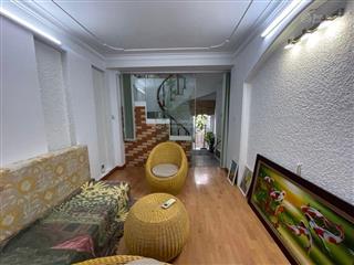 Cực hot  nhỏ tiền vừa miếng  nhỉnh 6 tỷ có nhà trung tâm đống đa  25m2 6 tầng 4 ngủ