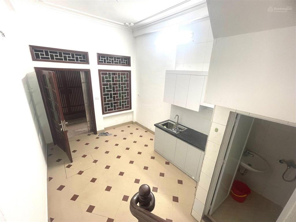 Chỉ 5 tỷ sở hữu ngay nhà 4 tầng 3pn phố chính kinh  quan nhân