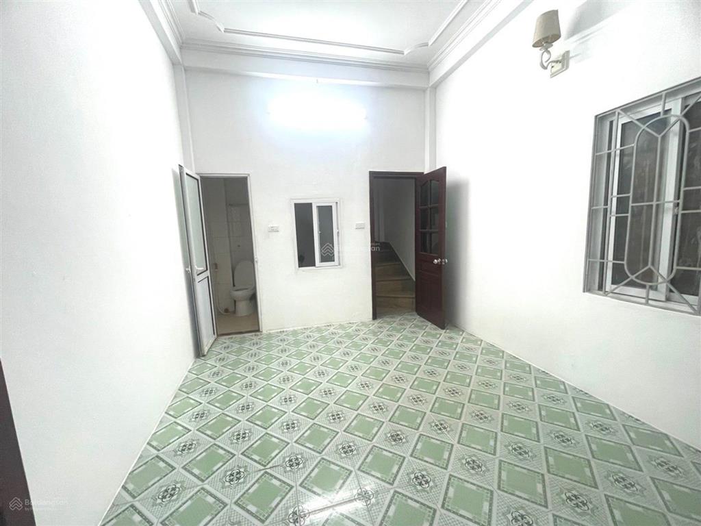 Chỉ 5 tỷ sở hữu ngay nhà 4 tầng 3pn phố chính kinh  quan nhân