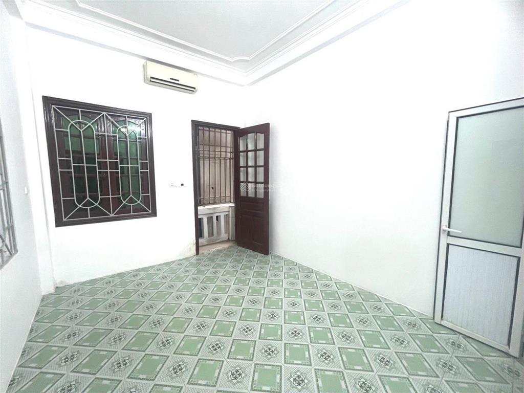 Chỉ 5 tỷ sở hữu ngay nhà 4 tầng 3pn phố chính kinh  quan nhân