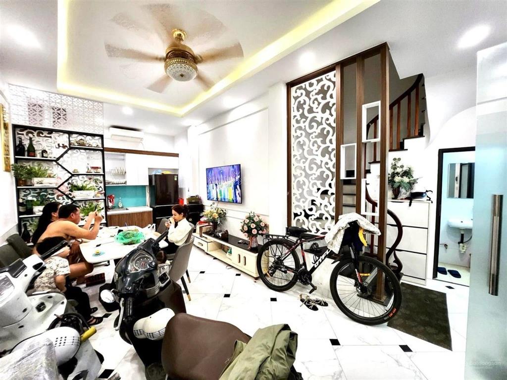 9 tỷ dt 36m. sở hữu ngay nhà mới trung tâm văn miếu  quốc tử giám, đống đa