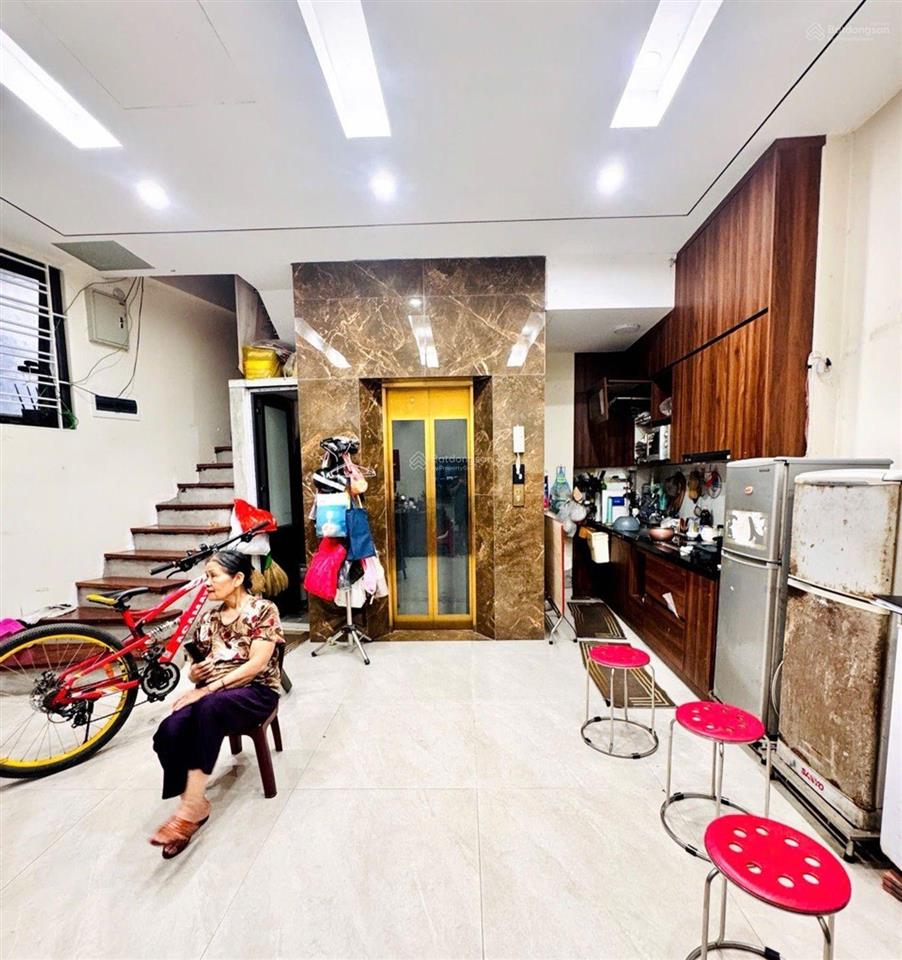 Bán nhà vũ trọng phụng dt 35m2  6 tầng thang máy giá 8.9 tỷ