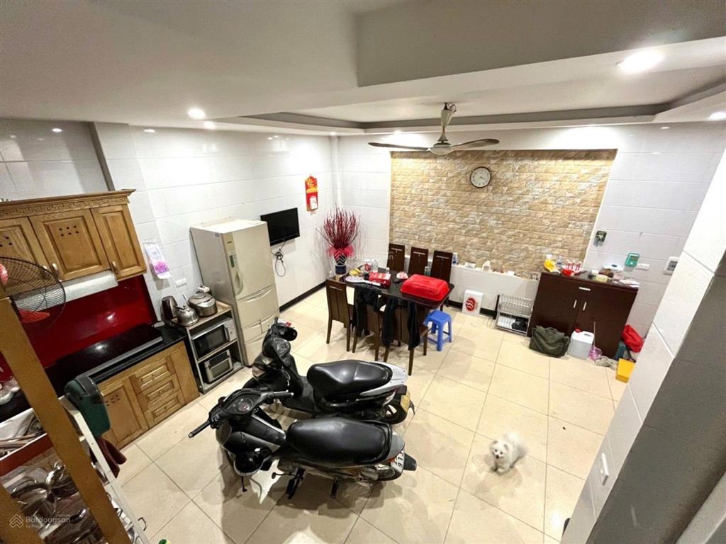 Diện tích 38m, 5 tầng, giá 10 tỷ, khương đình, 15m ra đường 2.5