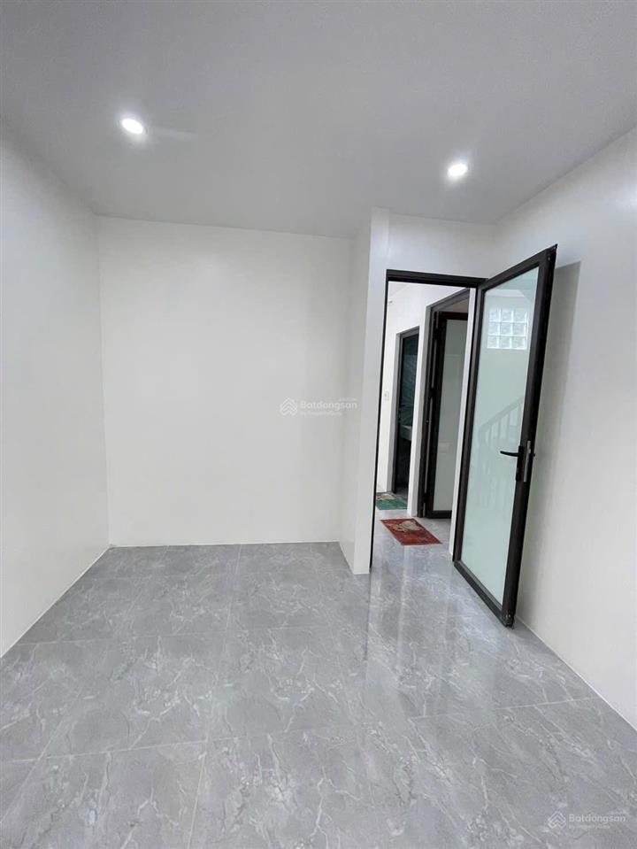 Chính chủ cần bán gấp nhà 3 tầng giáp yên nghĩa  hà đông. chỉ 3 tỷ hơn. 10m ô tô