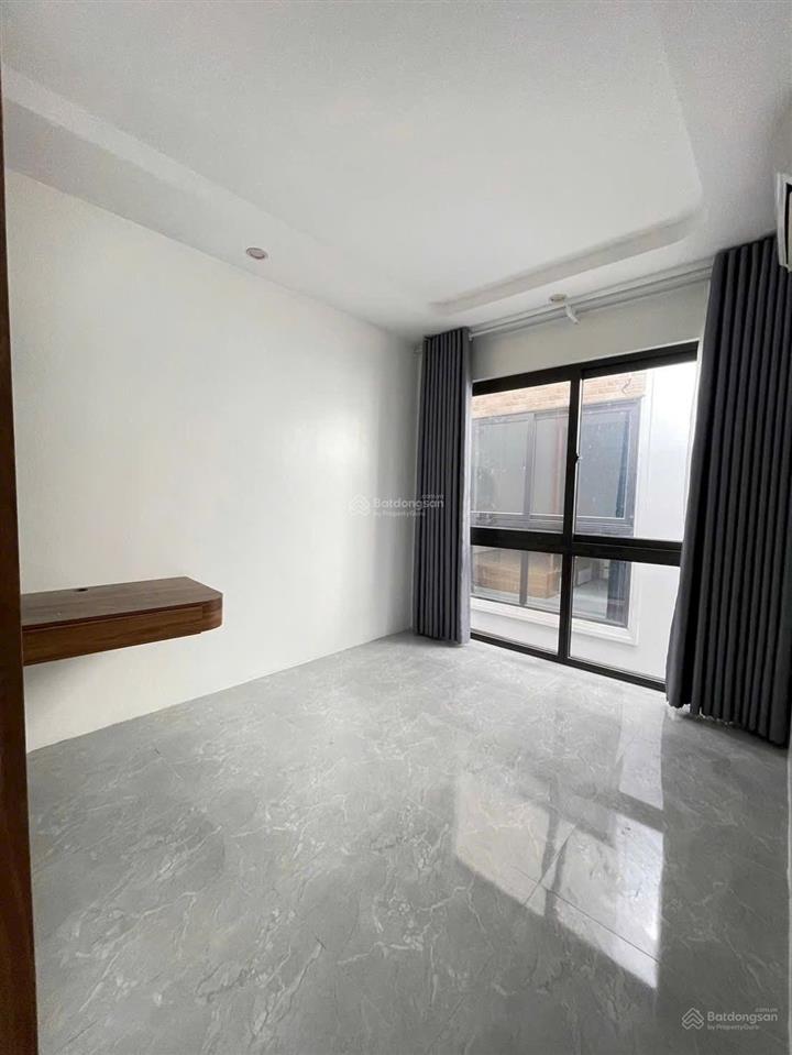 Chính chủ cần bán gấp nhà 3 tầng giáp yên nghĩa  hà đông. chỉ 3 tỷ hơn. 10m ô tô