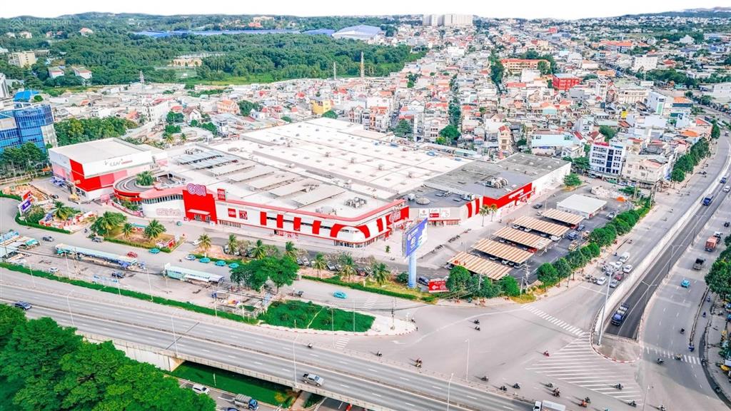 Tt 1,5 tỷ sở hữu 100m2 đất nền 1/500 sổ sẵn ngay tthc tỉnh, cách ga metro 2 phút đi xe, dân cư đông