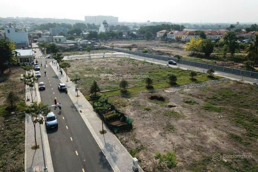 Tt 1,5 tỷ sở hữu 100m2 đất nền 1/500 sổ sẵn ngay tthc tỉnh, cách ga metro 2 phút đi xe, dân cư đông