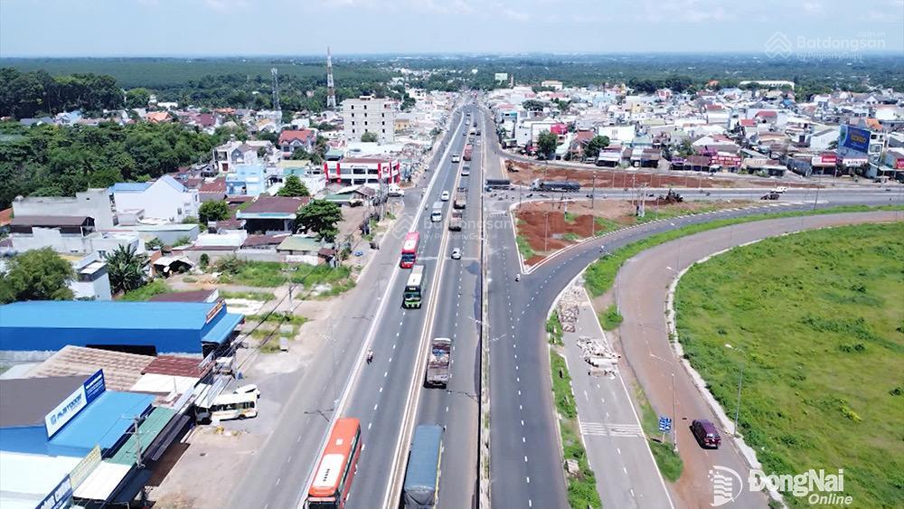 Bán lô đất 120m2 mặt tiền đường nhựa 20m, đối diện kcn xuân quế  sông nhạn, sổ sẵn sang tên ngay