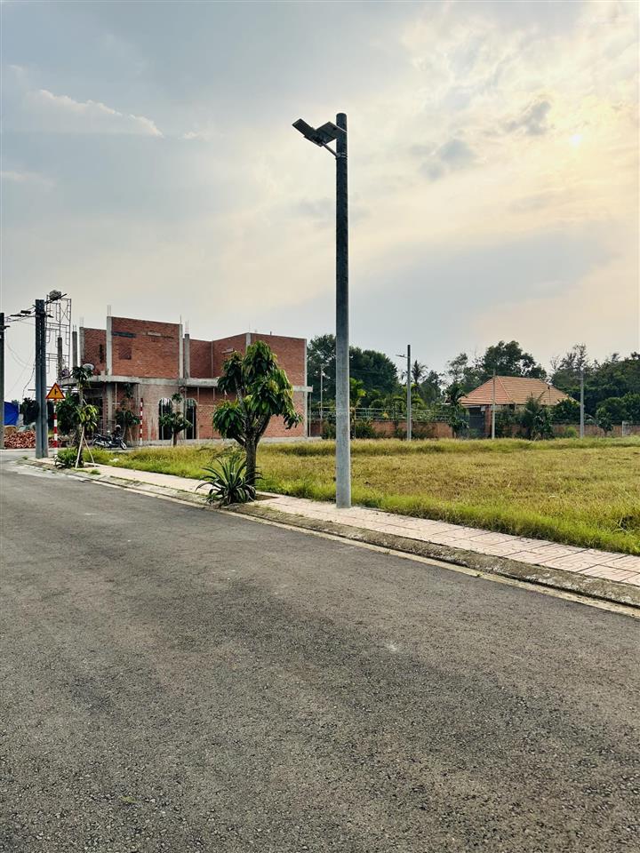 Lô đất 2 mặt tiền trước sau đường nhựa 8m cách sân bay long thành 12km, liền kề vđ4, giá full 860tr
