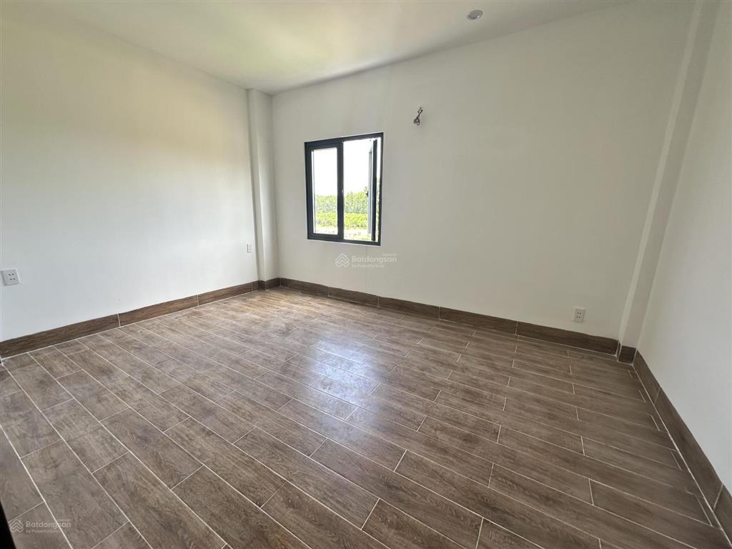 780 triệu sở hữu nhà lầu hoàn thiện cách phùng hưng 100m, di chuyển 3 phút đến kcn giang điền
