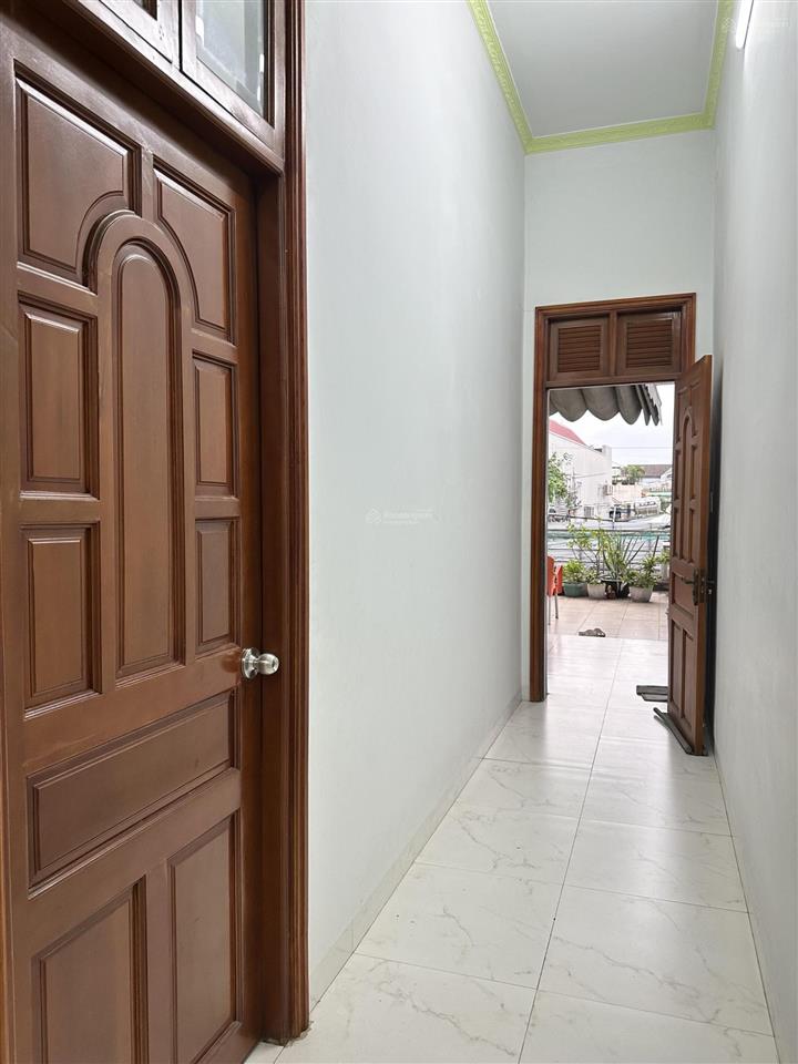 Mặt tiền kinh doanh chợ trại bò, cho thuê 15tr/tháng, tổng dt 152m2 đúc 2 tấm kiên cố, sang trọng