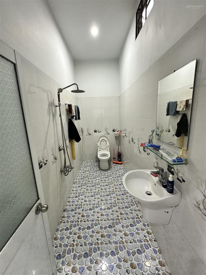 Mặt tiền kinh doanh chợ trại bò, cho thuê 15tr/tháng, tổng dt 152m2 đúc 2 tấm kiên cố, sang trọng
