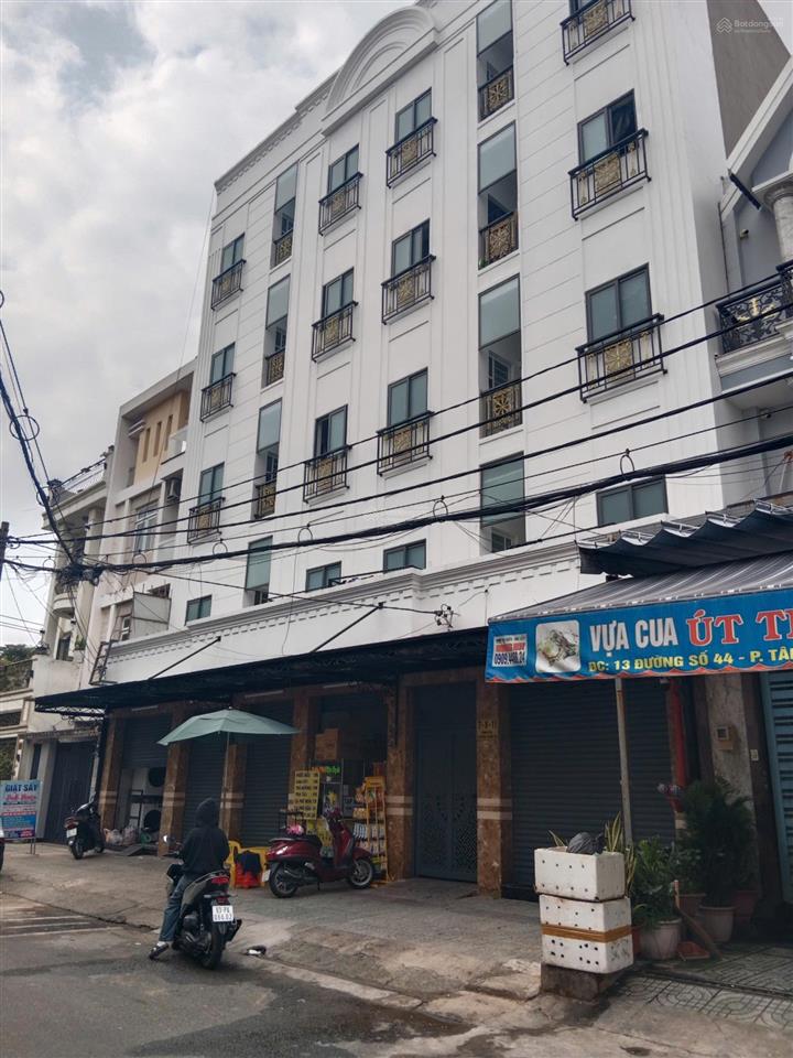 Bán tòa nhà chdv ngay tên lửa, 15x20m, cho thuê 300tr/tháng, giá chỉ 43 tỷ