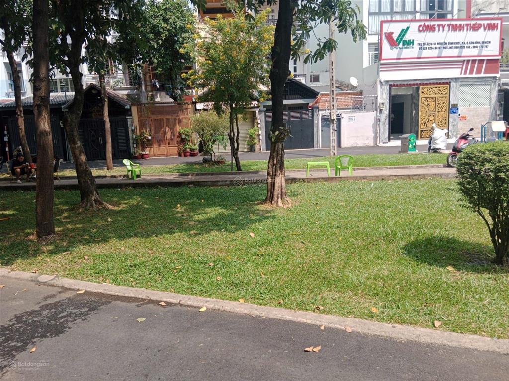 Bán biệt thự hoàng việt 36x20m 4 tầng + st hồ bơi nhà mới đẹp chỉ 136 tỉ