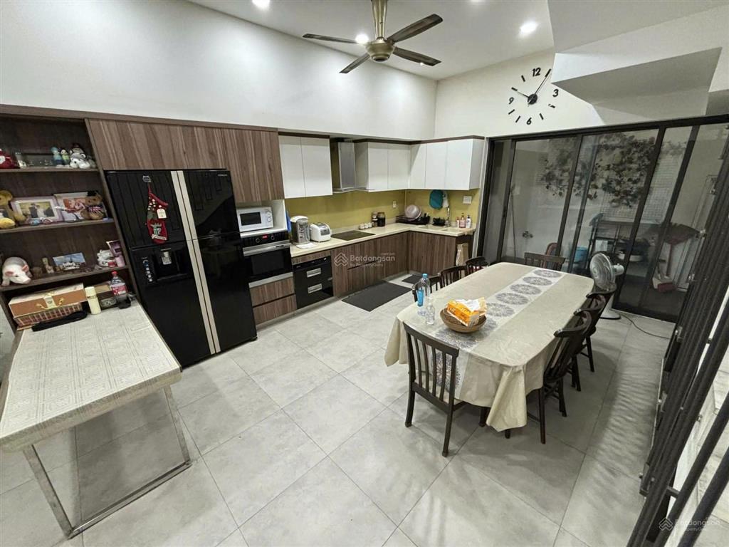 Bán tòa nhà ngay thăng long 5,5x16m hầm + 6 lầu tm giá chỉ 21 tỷ