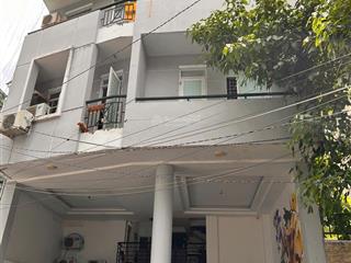 Bán tòa chdv hậu giang 8,5x33m, 50 phòng cho thuê 250tr/th chỉ 50 tỷ, hầm + 6 tầng