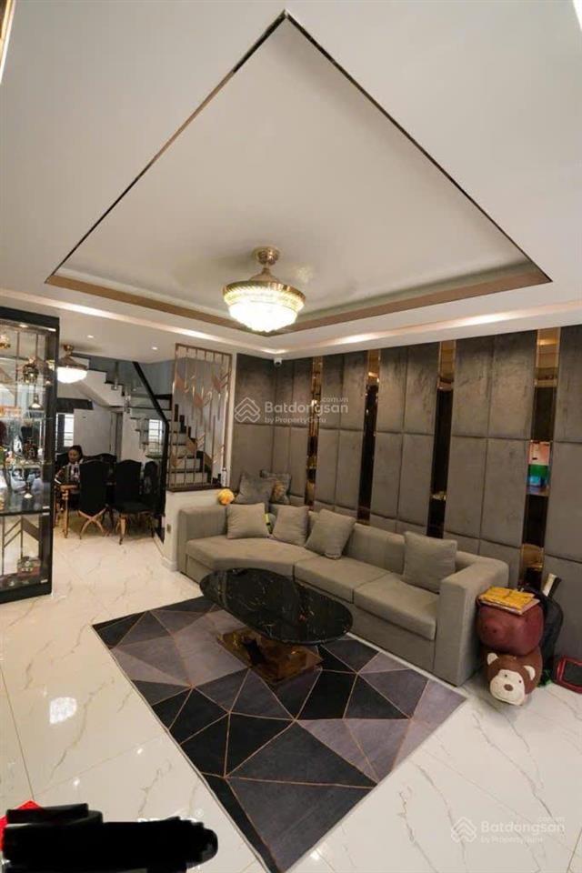 Nhà đẹp 5 tầng  xe hơi ngủ nhà  góc 2 mặt tiền thoáng  chợ phạm văn hai  11.5t thương lượng