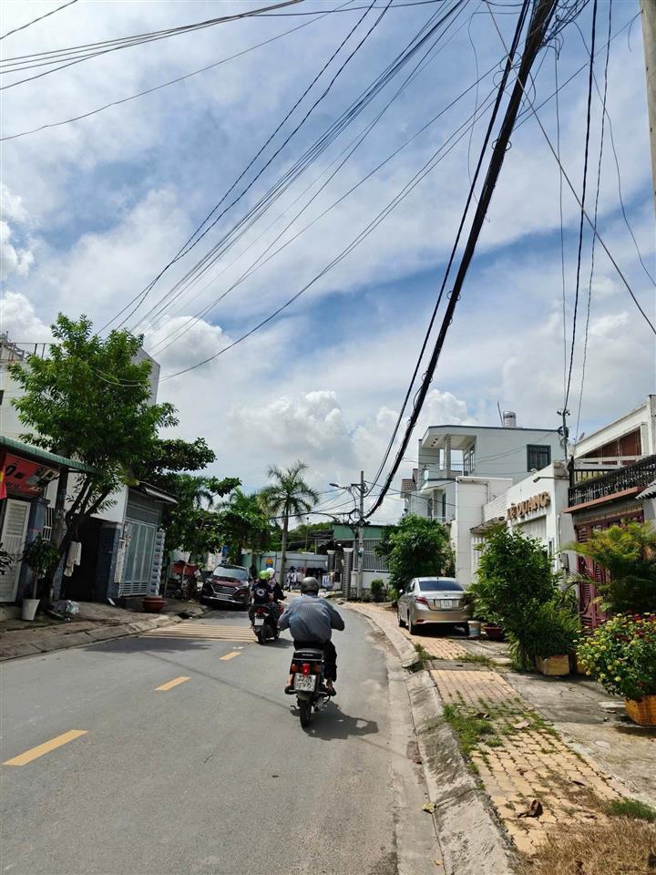 QUÁ RẺ – BIỆT THỰ (10x37) MẶT TIỀN ẤP ĐÌNH, TÂN XUÂN, HÓC MÔN