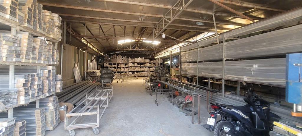 KHO XƯỞNG 1.575M² NGUYỄN VĂN QUÁ – XE CONTAINER ĐI ĐÊM – GIÁ CHỈ 90TR